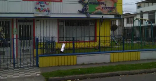 JARDIN INFANTIL PEQUENOS Y CURIOSOS JARDIN INFANTIL PEQUENOS Y CURIOSOS